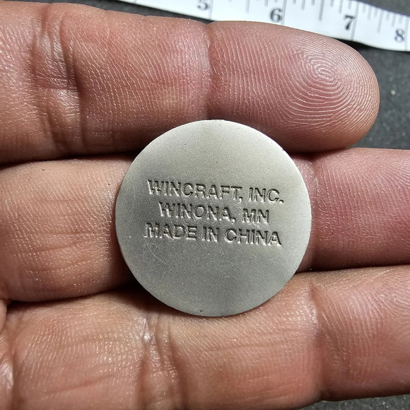 Small St Louis Cardinals Silver Tone Enameled Coin Token Wincraft Inc. Shows sig - Picture 2 of 3